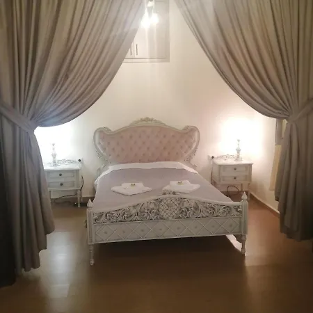 Traditional * Ναύπλιο